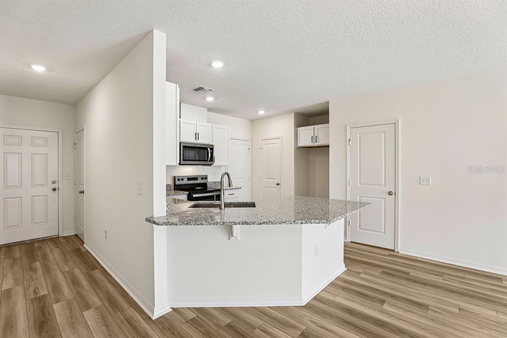 643 MEADOWS EDGE PLACE, LAKE WALES, FL — photo 3 of 17