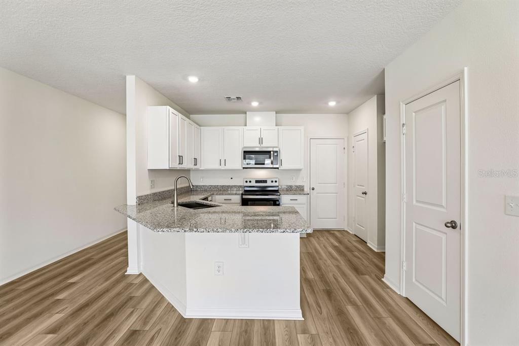 643 MEADOWS EDGE PLACE, LAKE WALES, FL — photo 4 of 17
