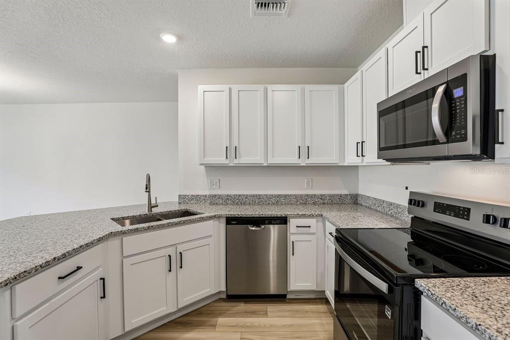 643 MEADOWS EDGE PLACE, LAKE WALES, FL — photo 5 of 17