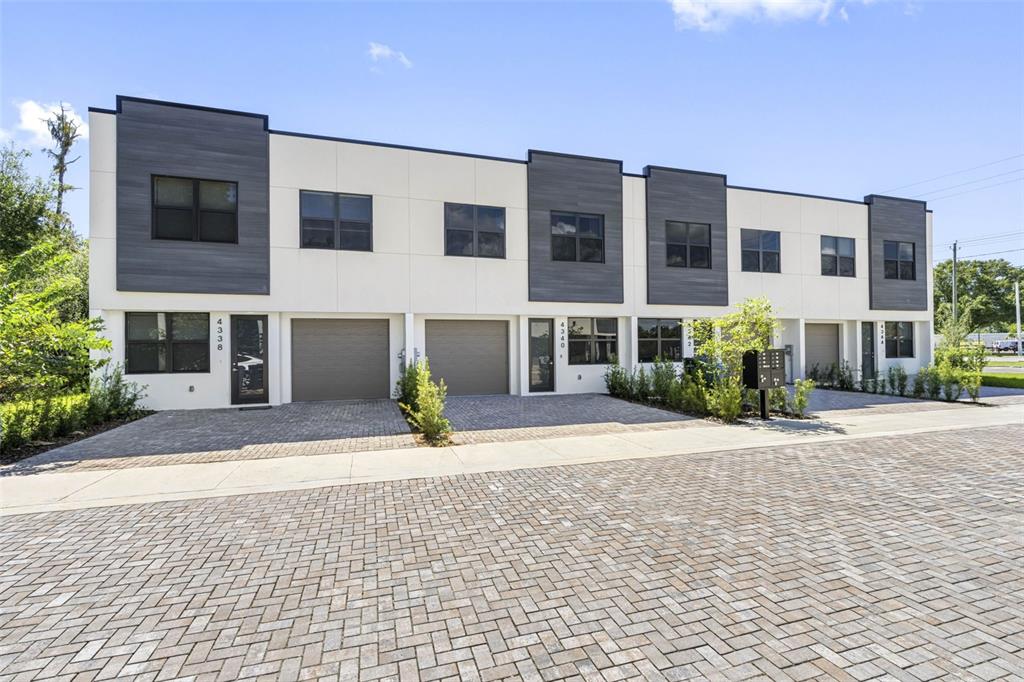 4340 VILLA ALINA COURT