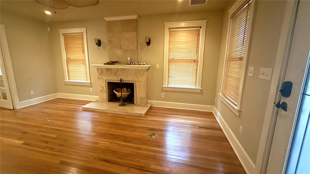 1016 E POWHATAN AVENUE, TAMPA, FL — photo 5 of 30
