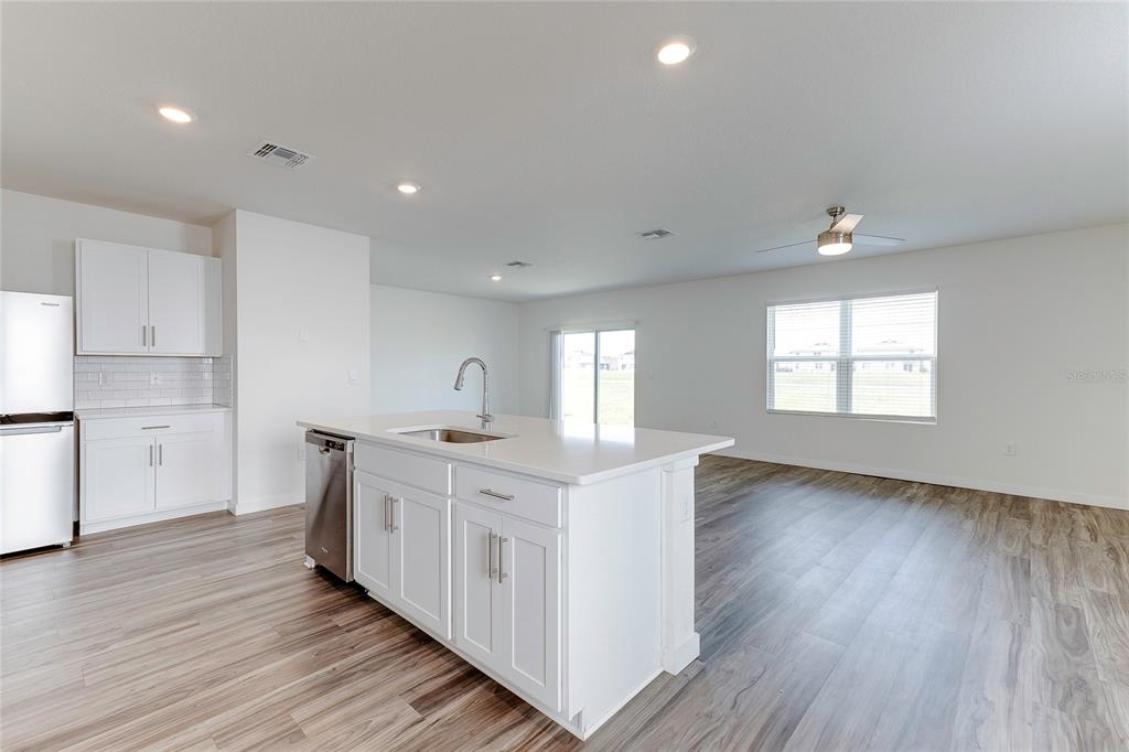 305 TALISI LOOP, ST CLOUD, FL — photo 4 of 23