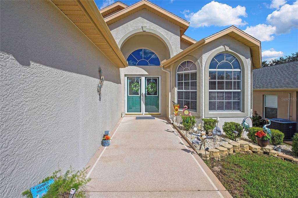 284 QUANE AVENUE, SPRING HILL, FL — photo 3 of 49