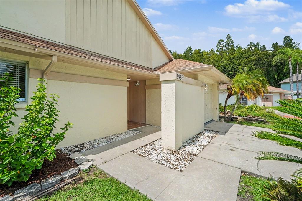 5953 BIRCHWOOD DRIVE, TAMPA, FL — photo 2 of 17