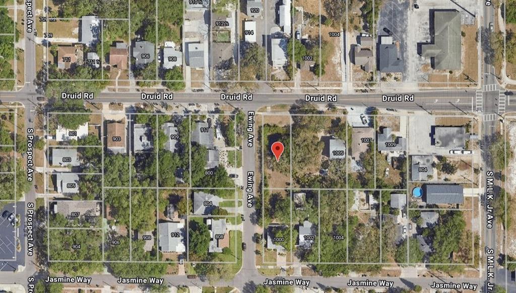 This is an aerial map view of a residential neighborhood block — 1001 DRUID ROAD E, CLEARWATER, FL