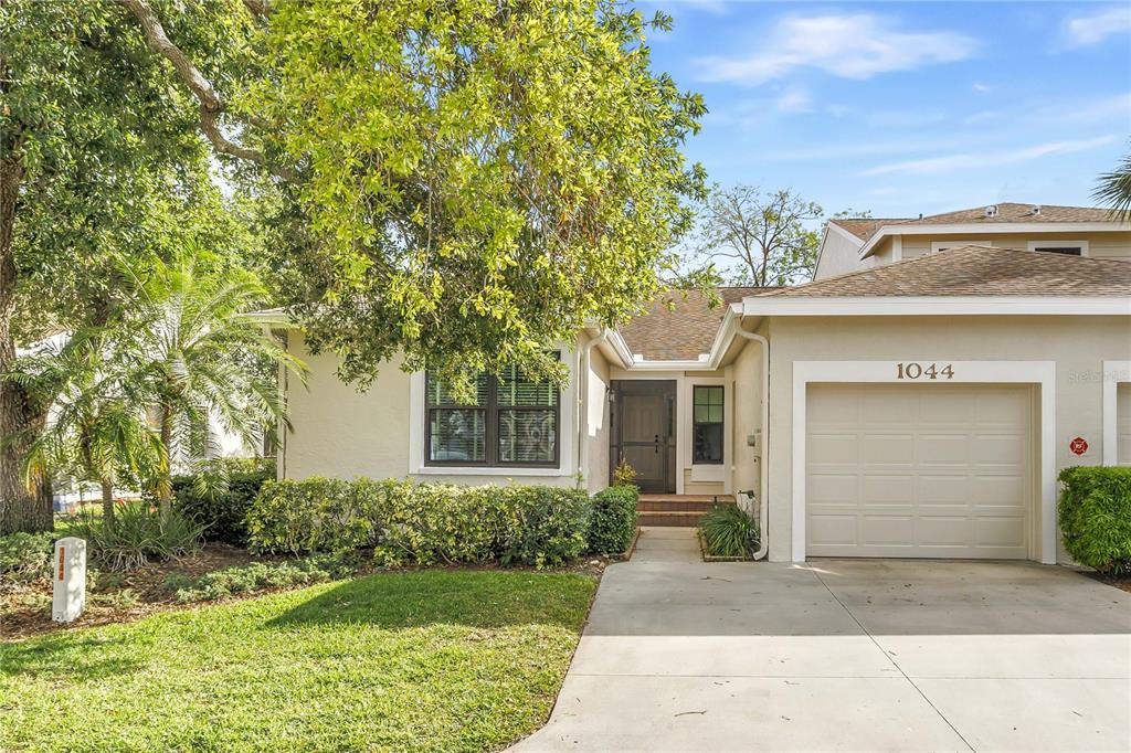 1044 ROMANO COURT NE