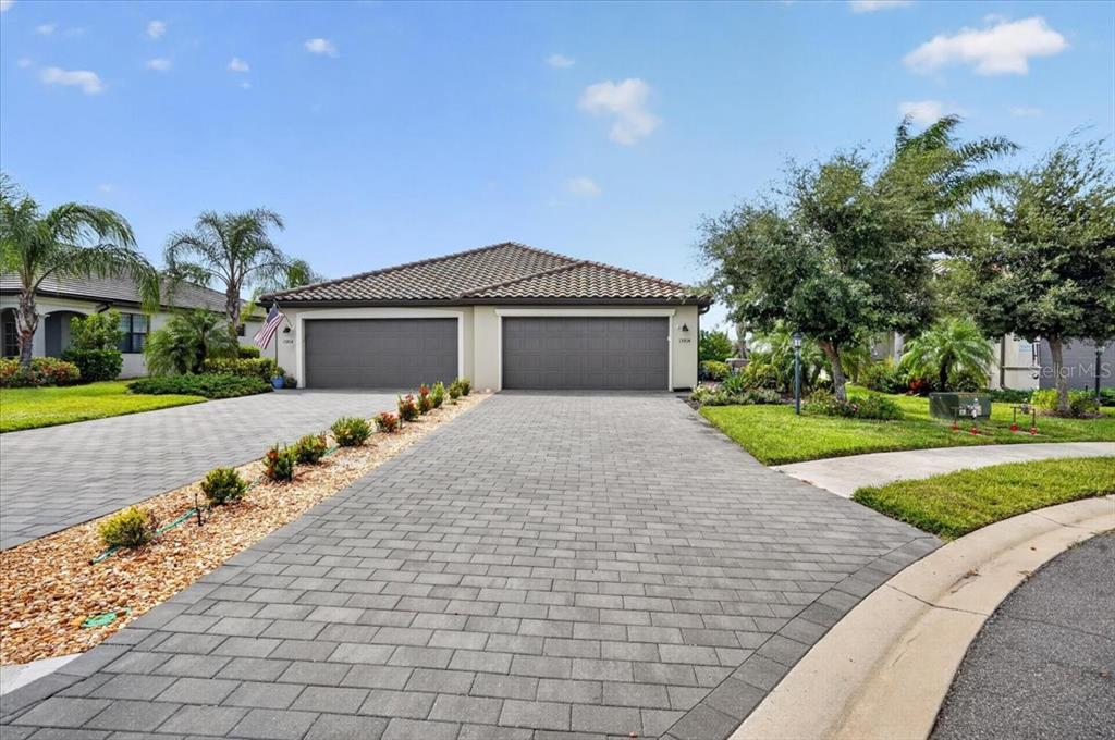 15914 CLEAR SKIES PLACE, BRADENTON, FL — photo 2 of 30