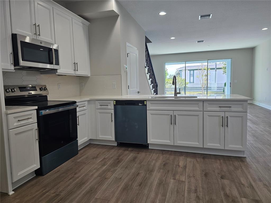 7717 93RD STREET N, SEMINOLE, FL — photo 5 of 18
