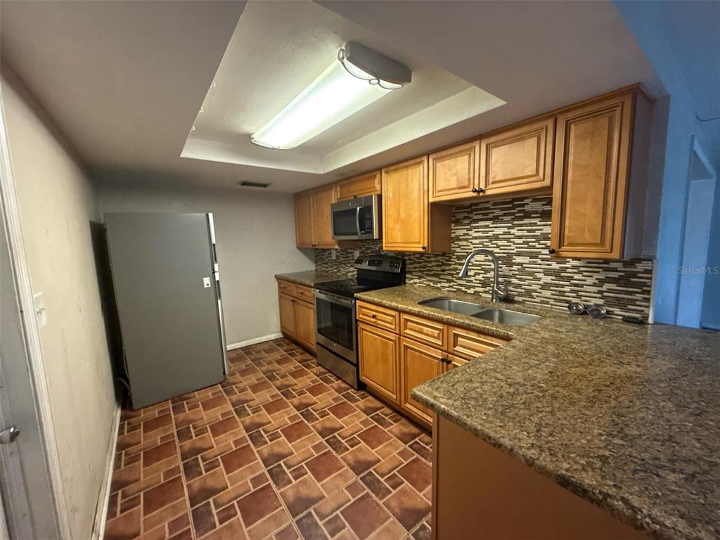 9220 LIDO LANE, PORT RICHEY, FL — photo 2 of 5
