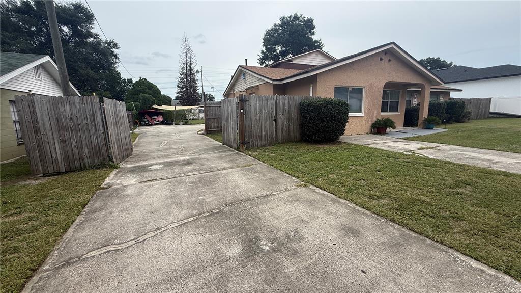 1607 WRIGHT DRIVE, LAKELAND, FL — photo 4 of 34