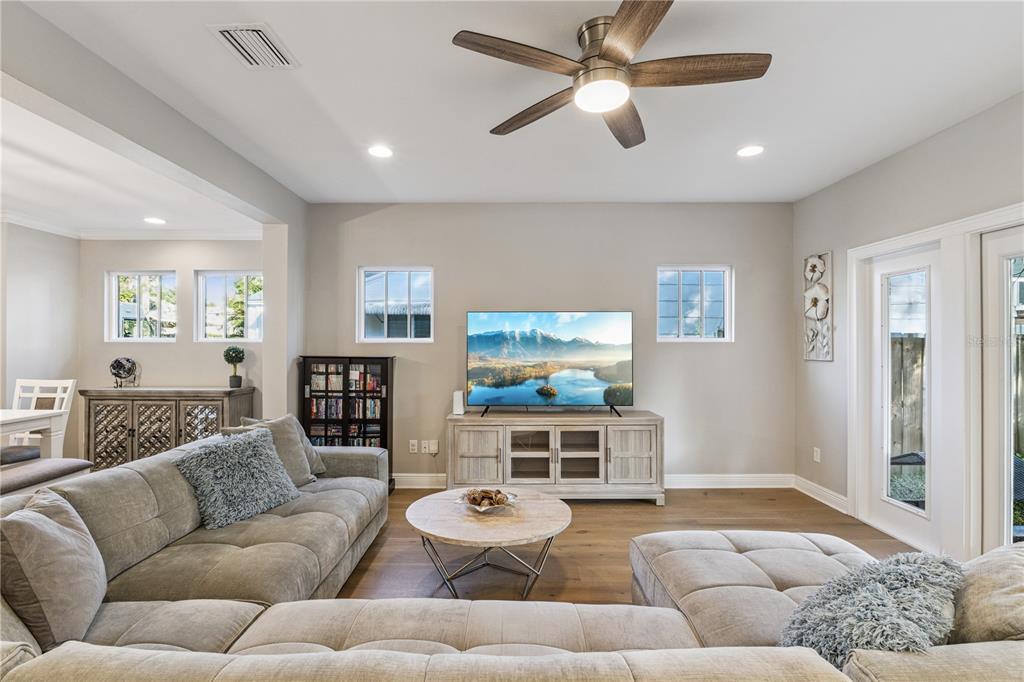 210 HIBISCUS COURT, ORLANDO, FL — photo 5 of 39