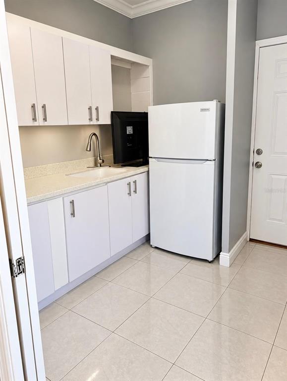 8230 N BAYSHORE DRIVE, MIAMI, FL — photo 4 of 7