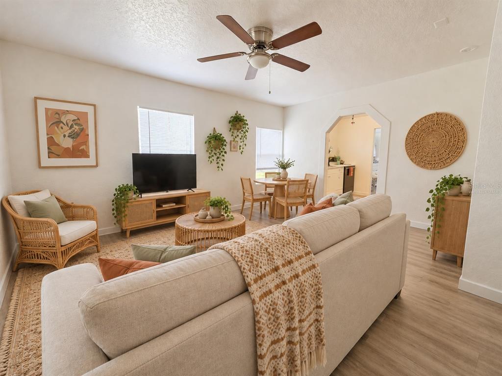 905 NICHOLSON STREET, CLEARWATER, FL — photo 3 of 14