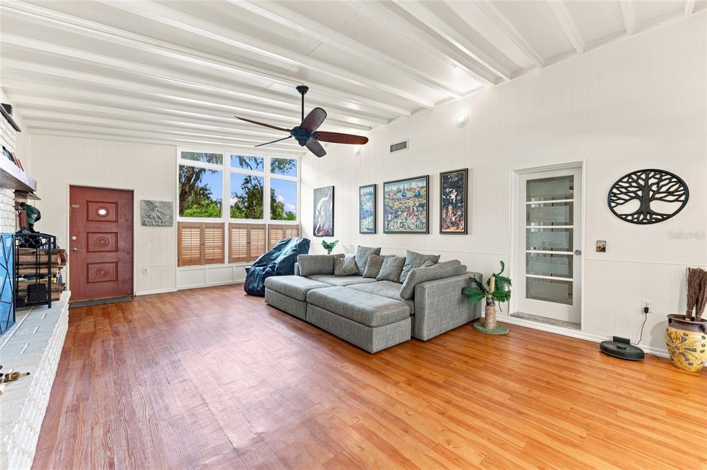 809 E RIVER DRIVE, TEMPLE TERRACE, FL — photo 2 of 30