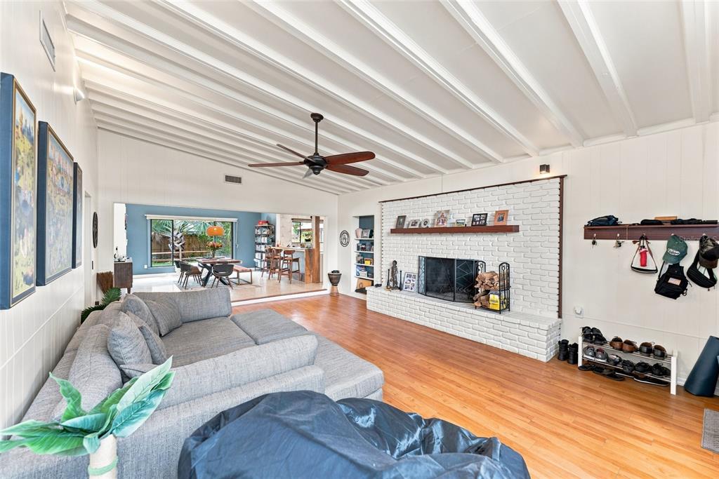 809 E RIVER DRIVE, TEMPLE TERRACE, FL — photo 5 of 30