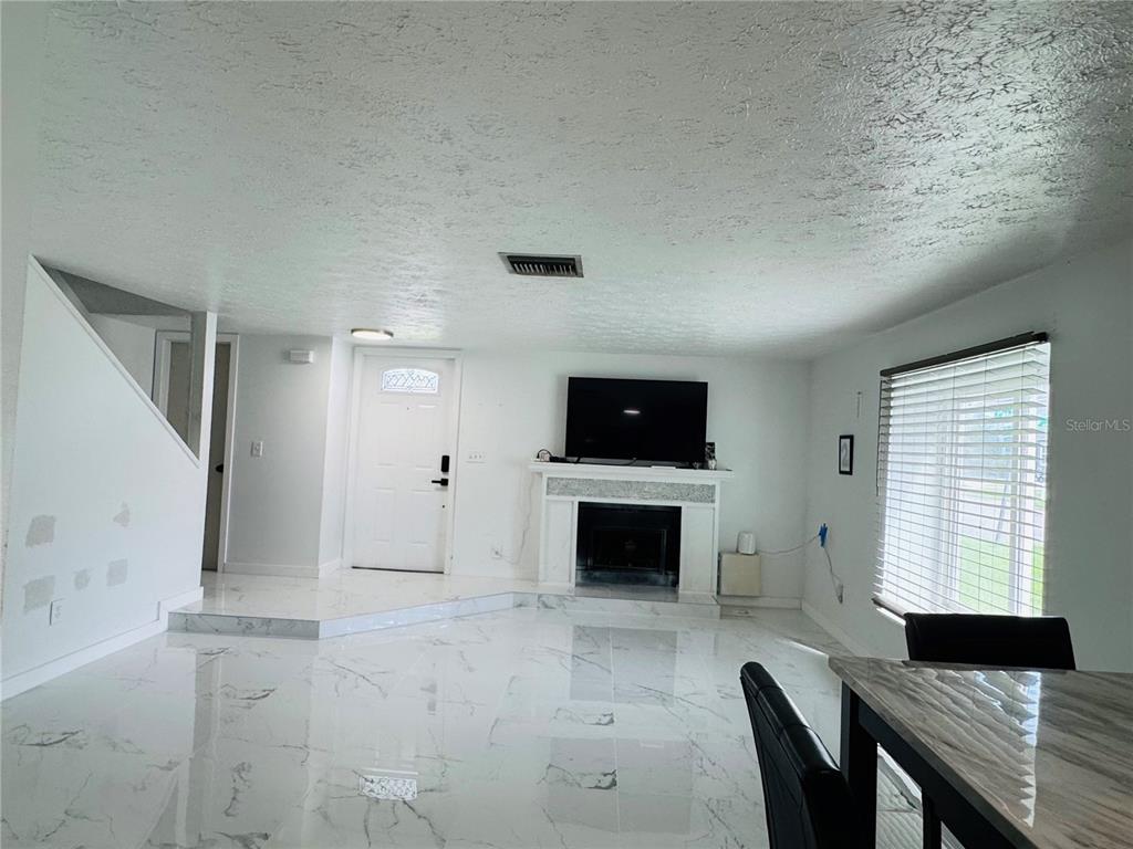 4702 PEBBLEPOINTE PLACE, TAMPA, FL — photo 4 of 23