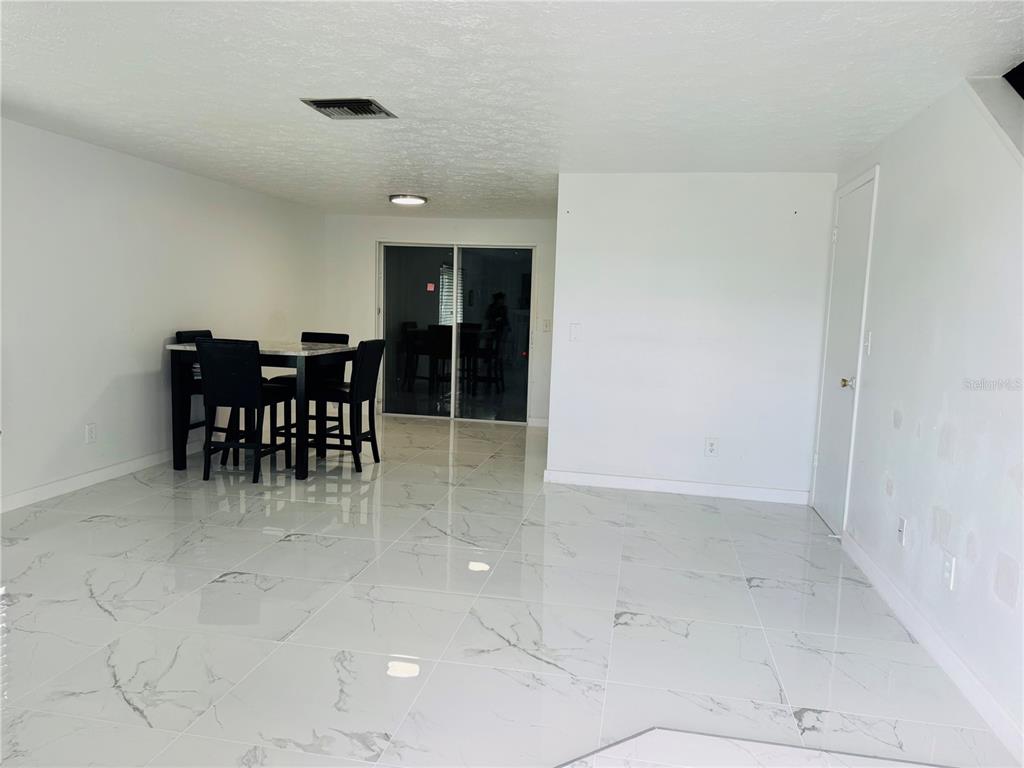 4702 PEBBLEPOINTE PLACE, TAMPA, FL — photo 5 of 23