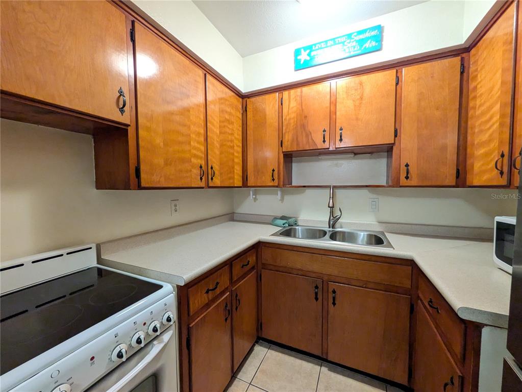 1720 MORRILL STREET UNIT 11, SARASOTA, FL — photo 3 of 12