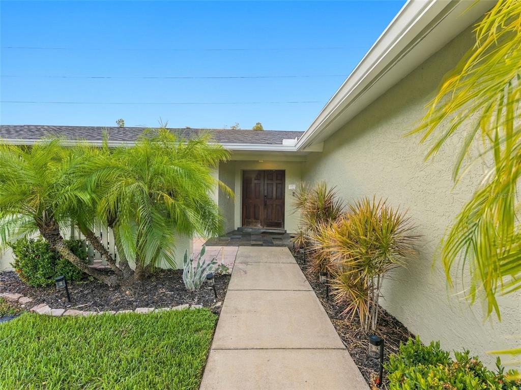 1846 DEL ROBLES DRIVE, CLEARWATER, FL — photo 5 of 45