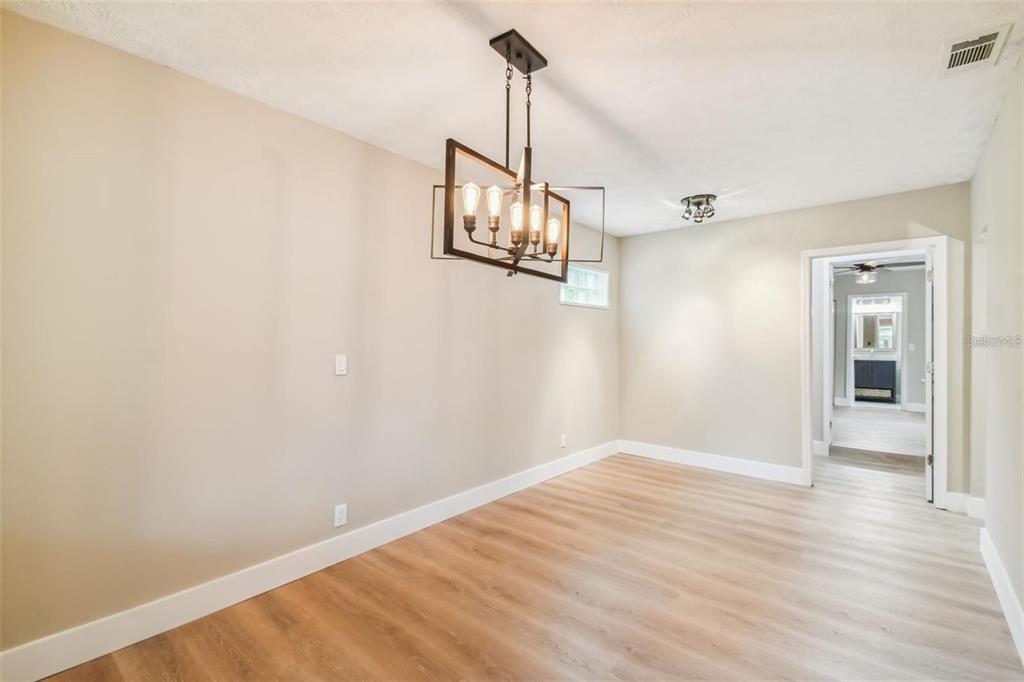 1717 W ELDRED DRIVE, TAMPA, FL — photo 4 of 15