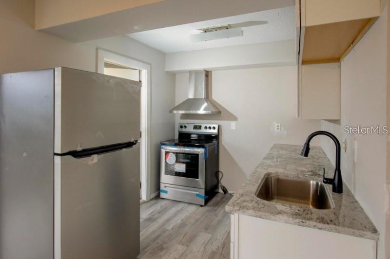 1106 COUNTRY CLUB LANE, LAKELAND, FL — photo 4 of 14