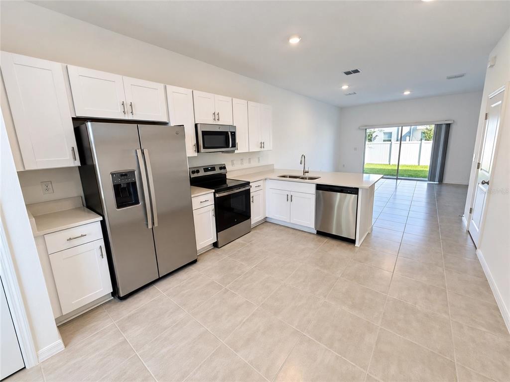 2844 SKYLINE LOOP, KISSIMMEE, FL — photo 3 of 18