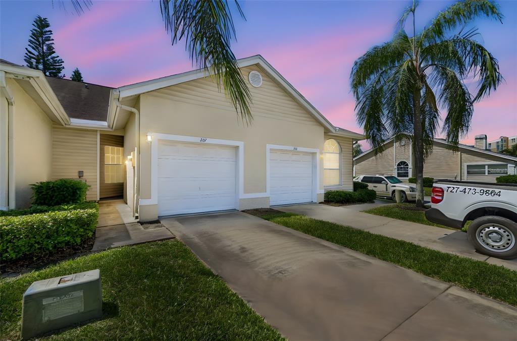 1050 STARKEY RD UNIT 207