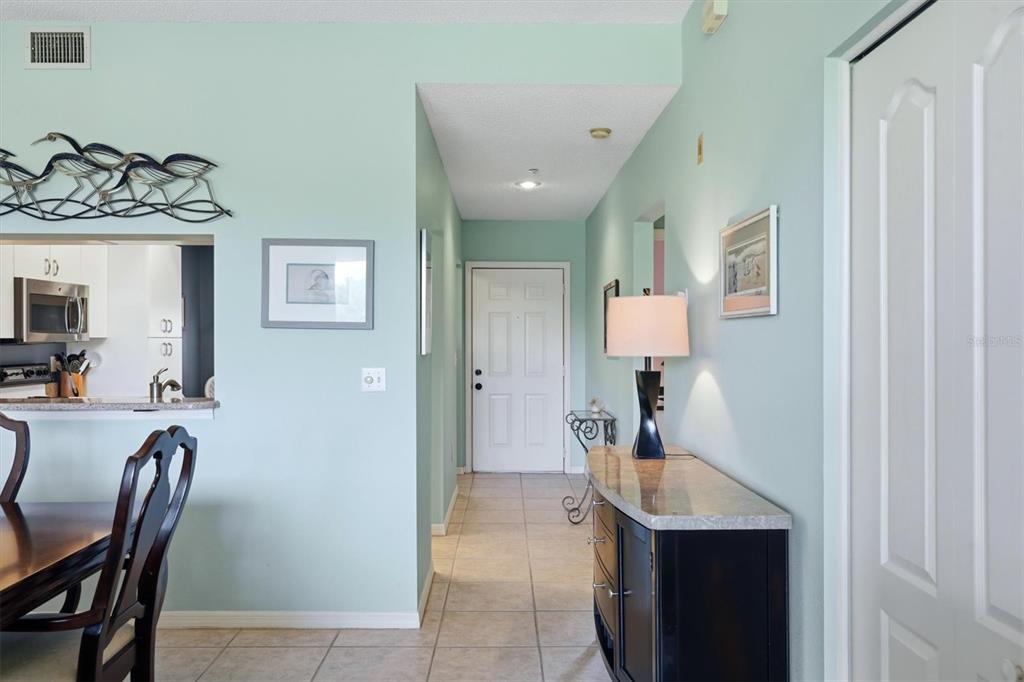 9610 CLUB SOUTH CIRCLE UNIT 4107, SARASOTA, FL — photo 4 of 30