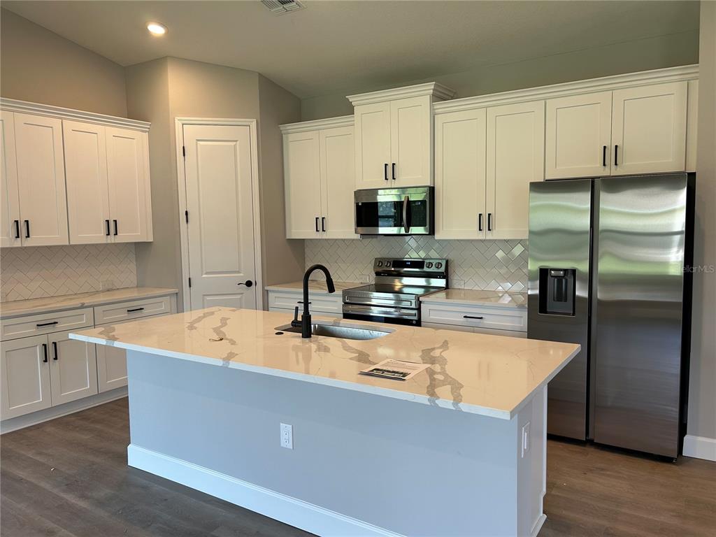 11260 GALLINULE AVENUE, BROOKSVILLE, FL — photo 2 of 13