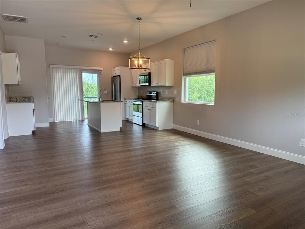 10371 KIDRON AVENUE, ENGLEWOOD, FL — photo 2 of 14