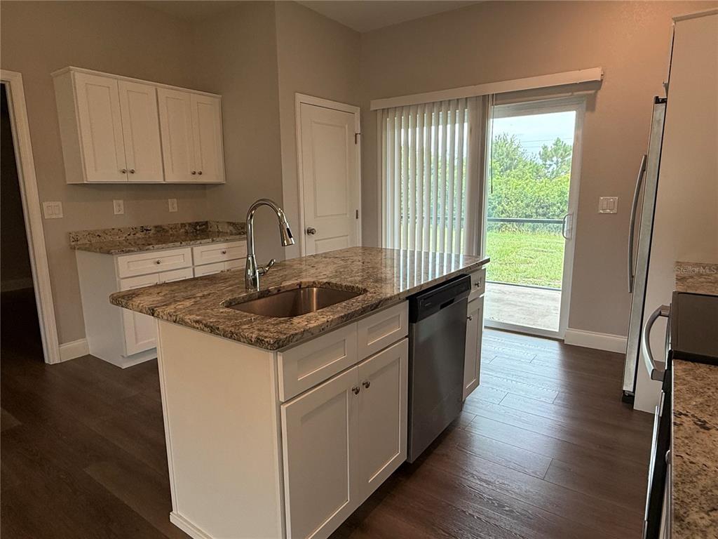 10371 KIDRON AVENUE, ENGLEWOOD, FL — photo 4 of 14
