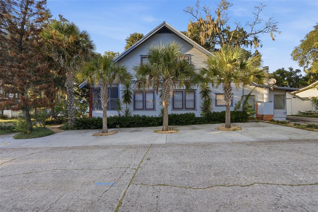 235 N SANS SOUCI AVENUE, DELAND, FL — photo 5 of 30