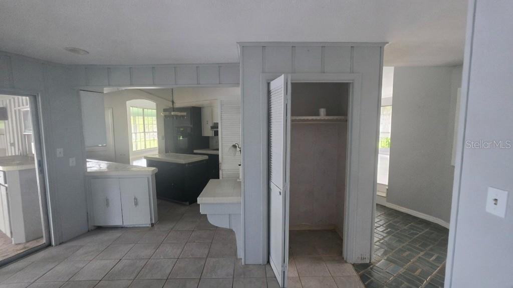 920 LAKE COVE TRL, LAKELAND, FL — photo 5 of 37