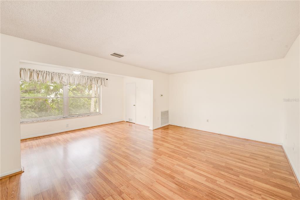 5660 80TH ST N UNIT C305, ST PETERSBURG, FL — photo 4 of 24