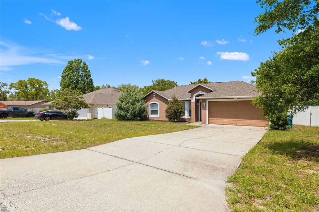6371 SHADYDALE AVENUE, SPRING HILL, FL — photo 4 of 41