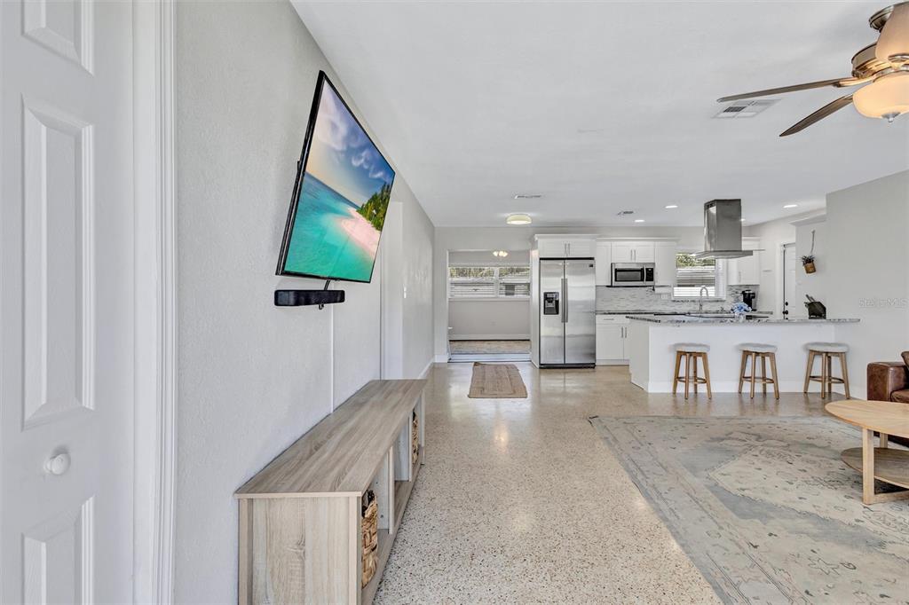 3672 SEAROBIN DRIVE SE, ST PETERSBURG, FL — photo 5 of 45