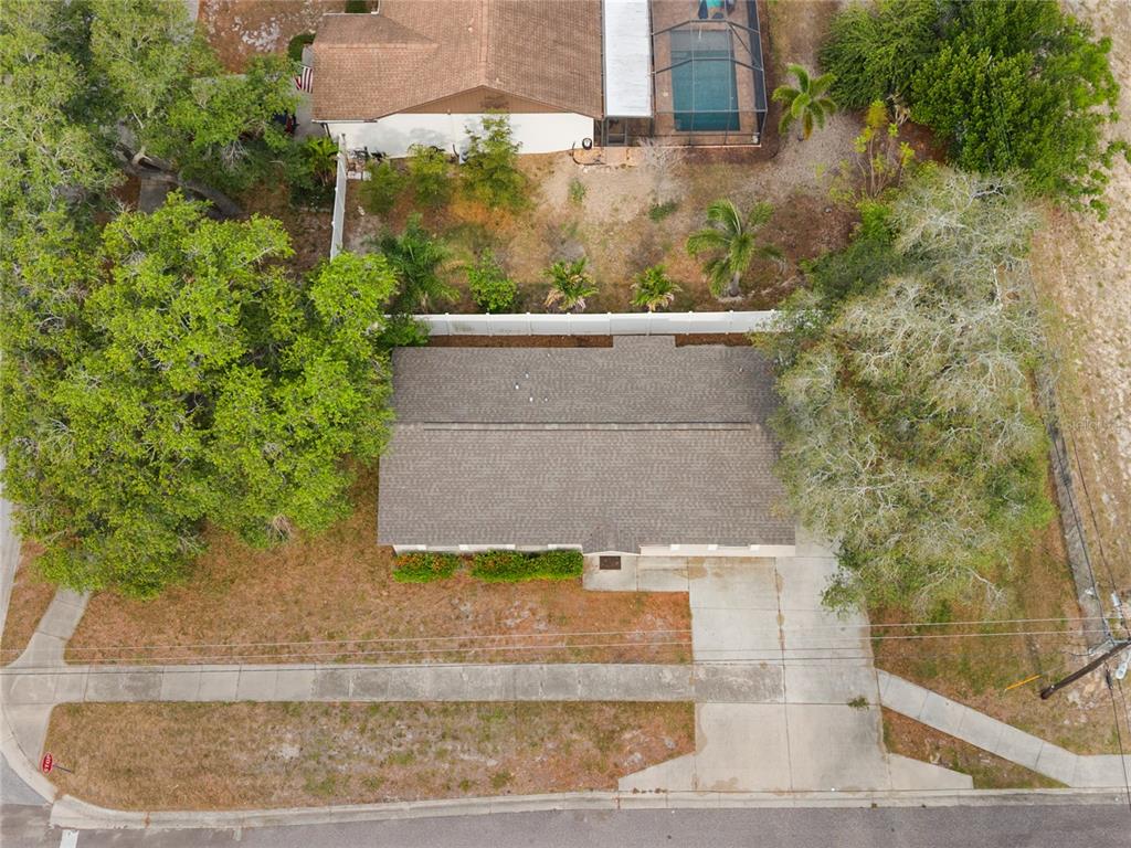 1221 E COURT STREET