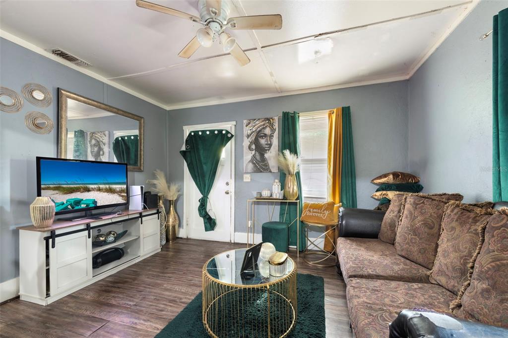1535 PRESTON STREET S, ST PETERSBURG, FL — photo 3 of 9