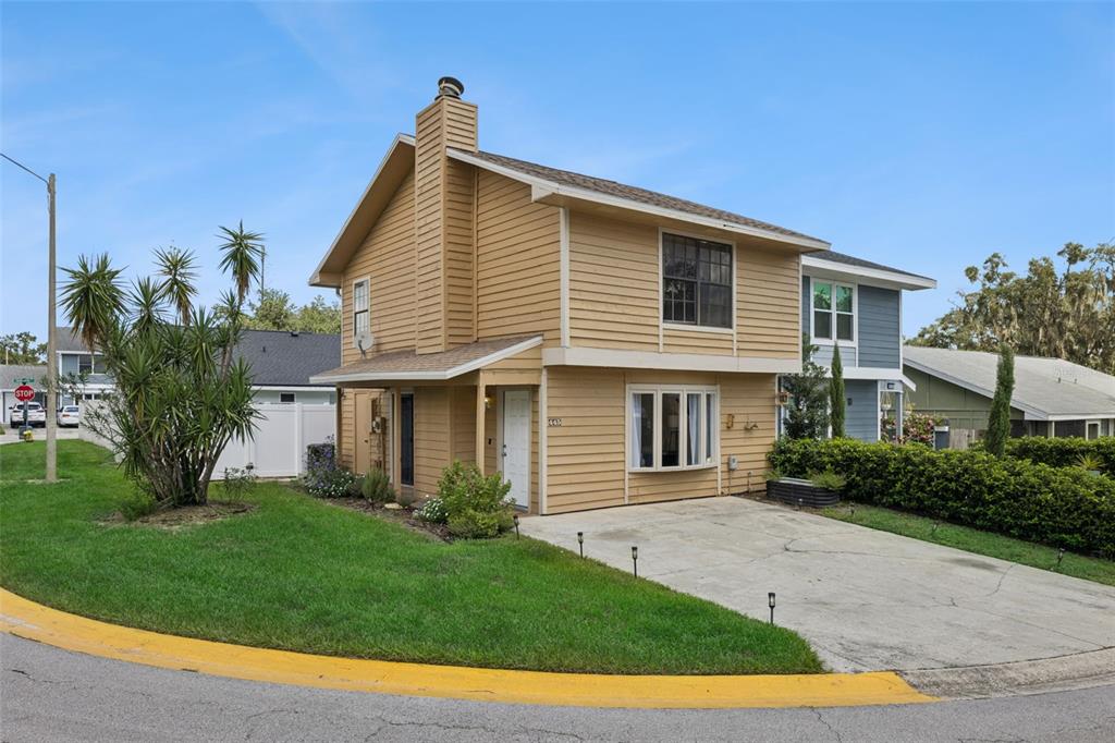 445 COTTONWOOD DRIVE