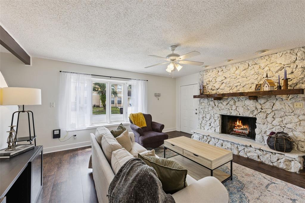 445 COTTONWOOD DRIVE, ALTAMONTE SPRINGS, FL — photo 2 of 20