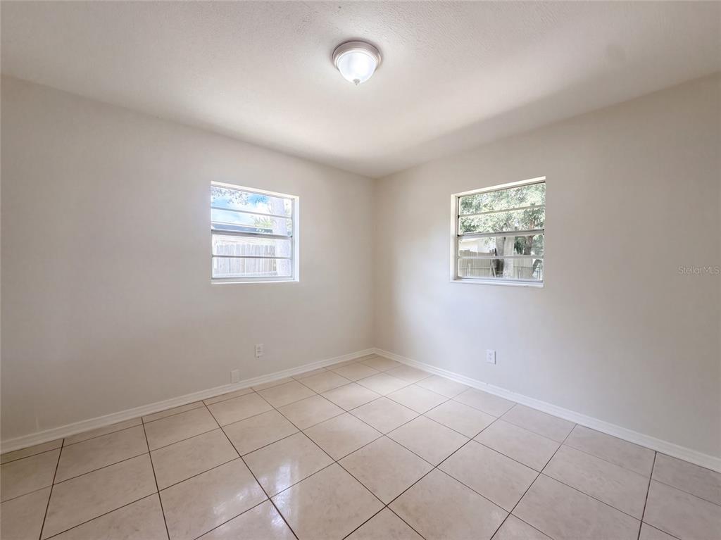 7916 ENDIVE AVENUE, TAMPA, FL — photo 4 of 21