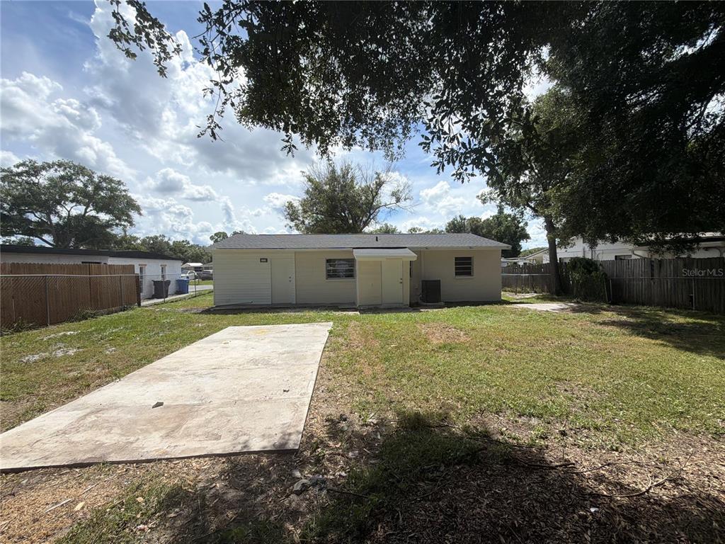 7916 ENDIVE AVENUE, TAMPA, FL — photo 5 of 21