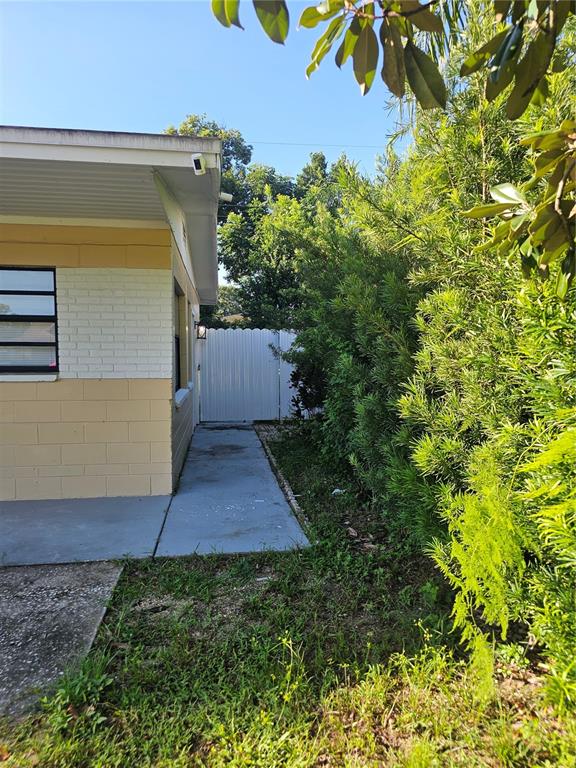 6125 LIBERTY AVENUE, TEMPLE TERRACE, FL — photo 2 of 28