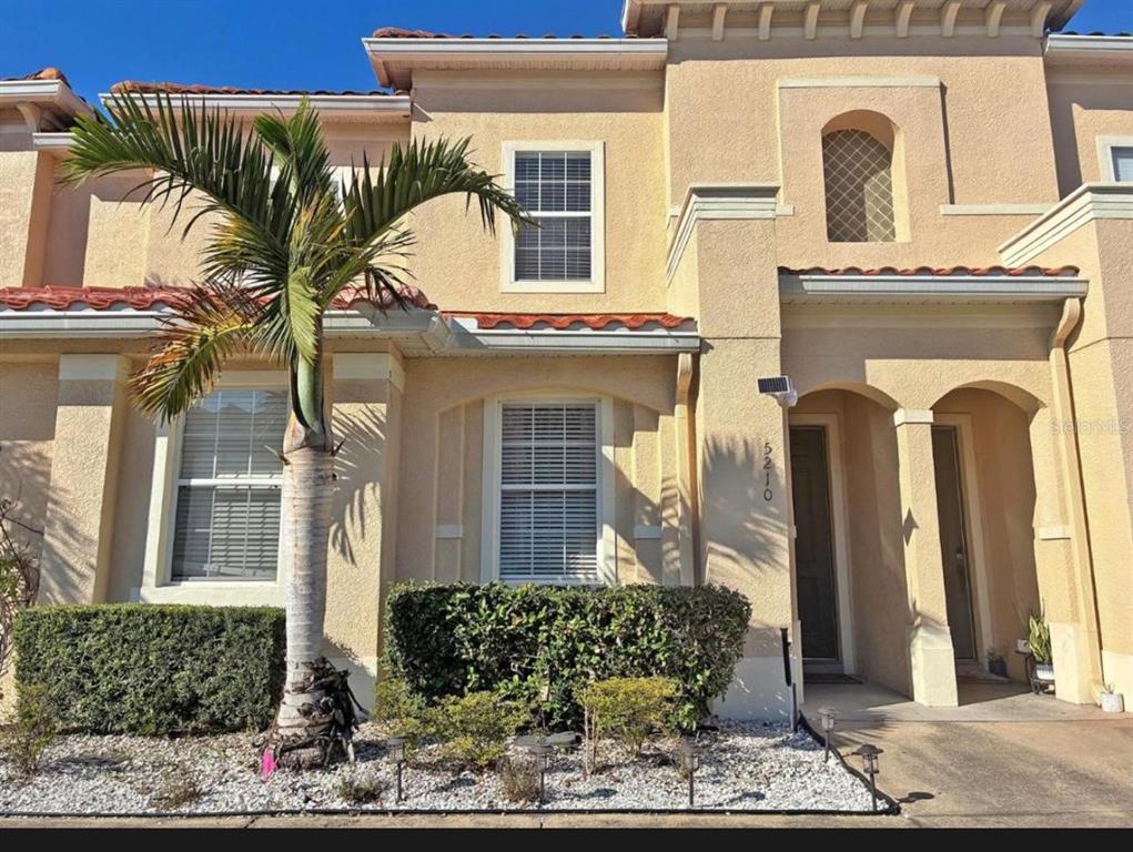 5210 PARADISE CAY CIRCLE
