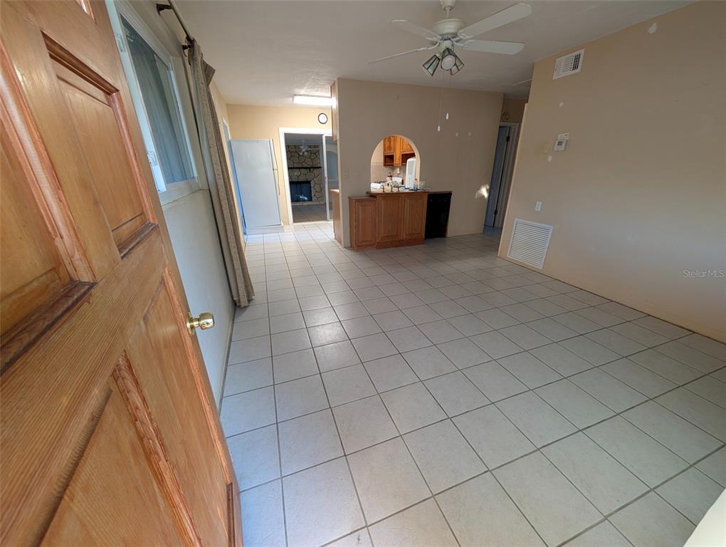 824 E 9TH AVENUE, NEW SMYRNA BEACH, FL — photo 3 of 15