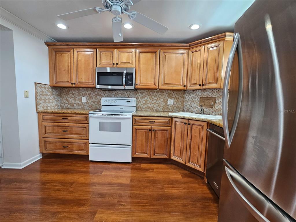 5980 SHORE DRIVE S UNIT 901, GULFPORT, FL — photo 3 of 45