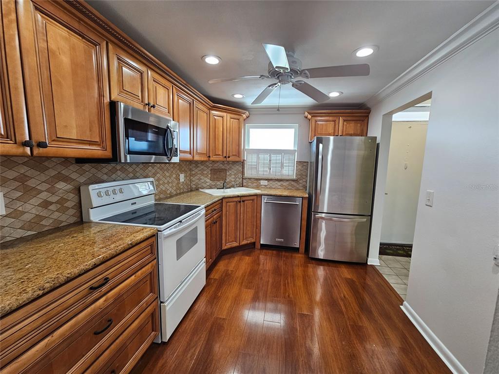 5980 SHORE DRIVE S UNIT 901, GULFPORT, FL — photo 4 of 45