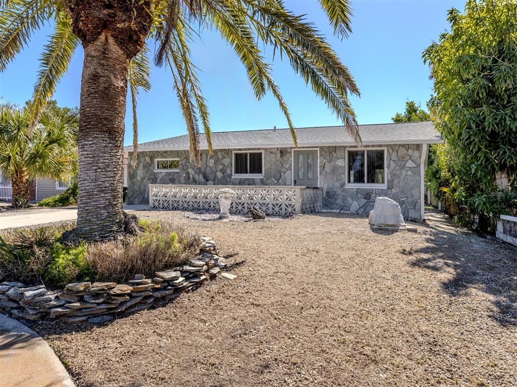 325 PALMETTO ROAD W
