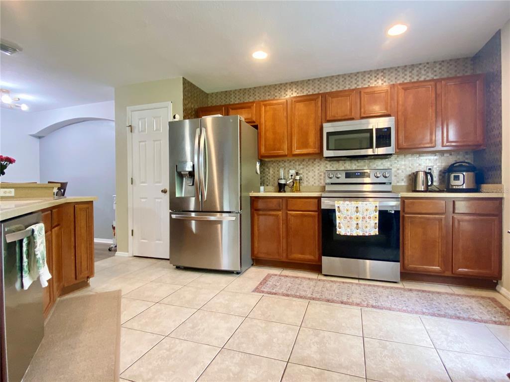 1529 WATER TERRACE LN, BRANDON, FL — photo 2 of 30