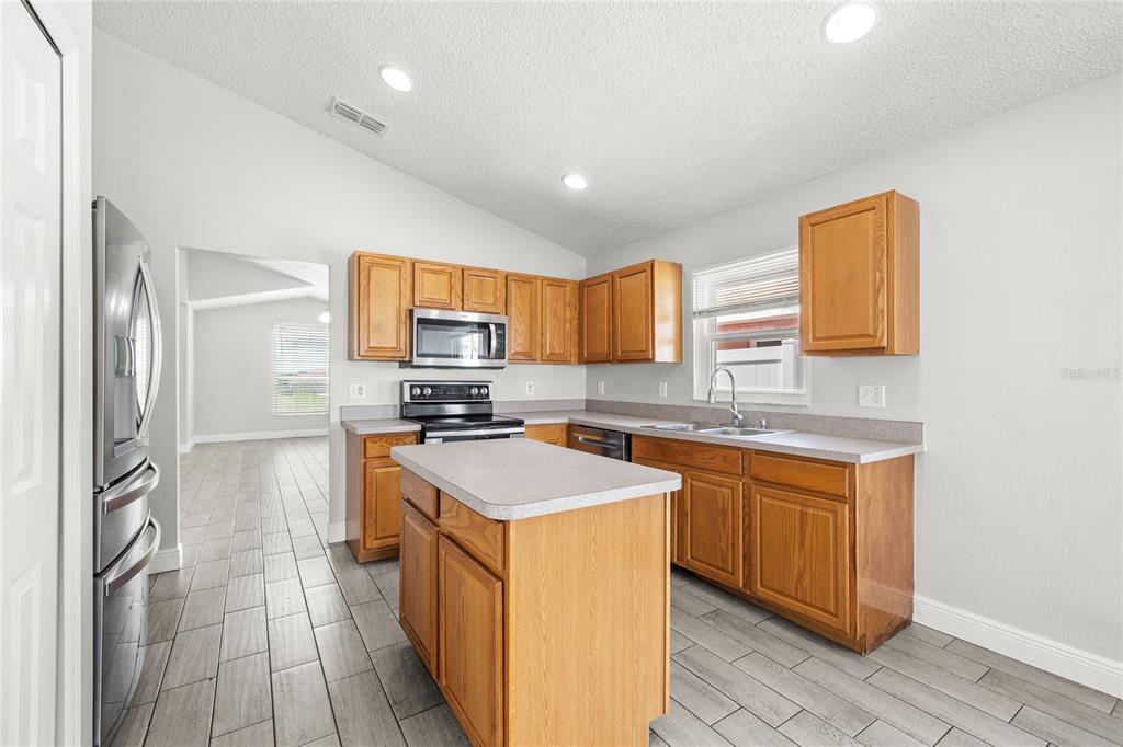 258 GRANTHAM DRIVE, DAVENPORT, FL — photo 3 of 20
